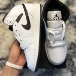 Air Jordan 1 Mid GS – White / Black (EU 38.5)