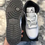Air Jordan 1 Mid GS – White / Black (EU 38.5)